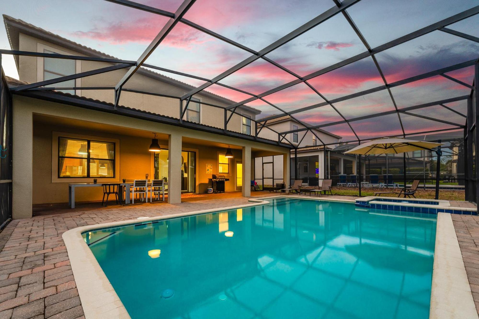 Heated Pool + Free Waterpark + Lazy River + Grill ダベンポート エクステリア 写真